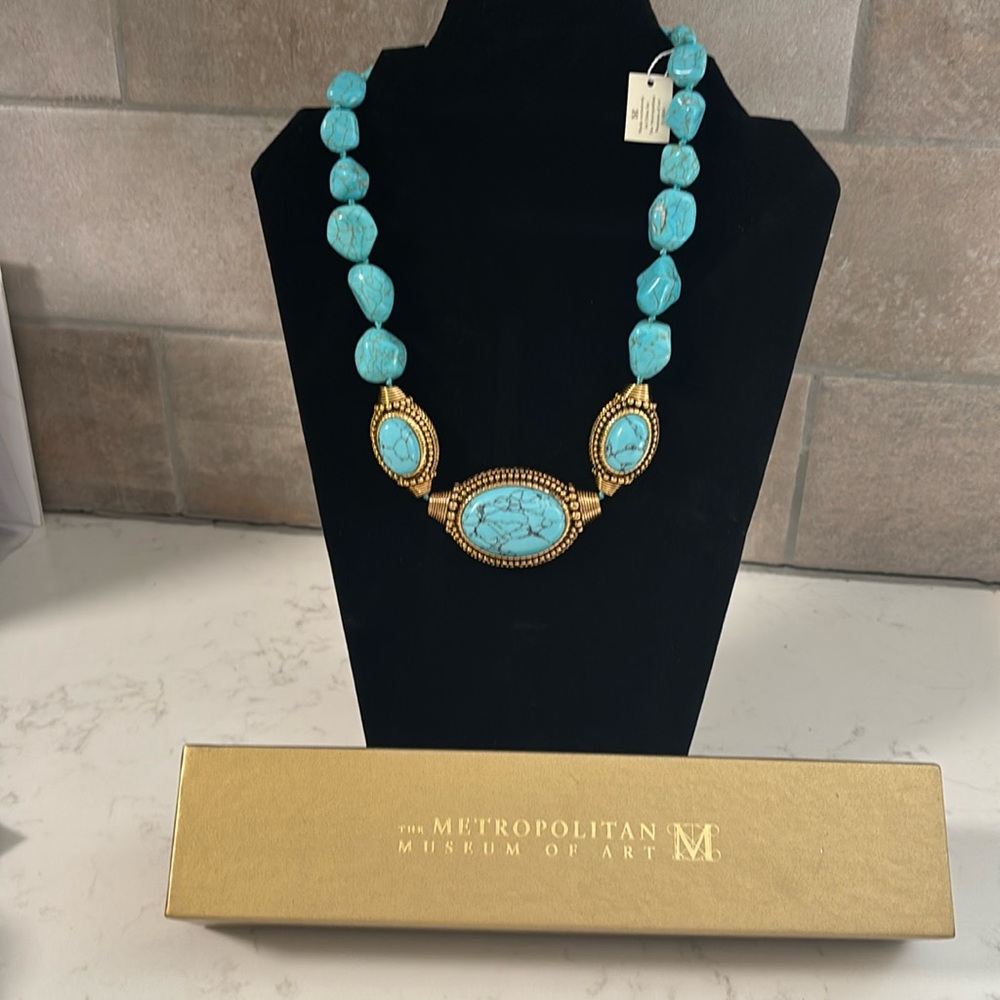 Metropolitan Museum of Art Tibetan Amulet Necklace turquoise and gold NWT & box